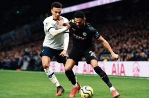 Tottenham'ın yıldızı Dele Alli'nin evine hırsız girmesinden iki hafta sonra bir hırsızlık şoku da Manchester City oyuncusu Riyad Mahrez yaşadı. 